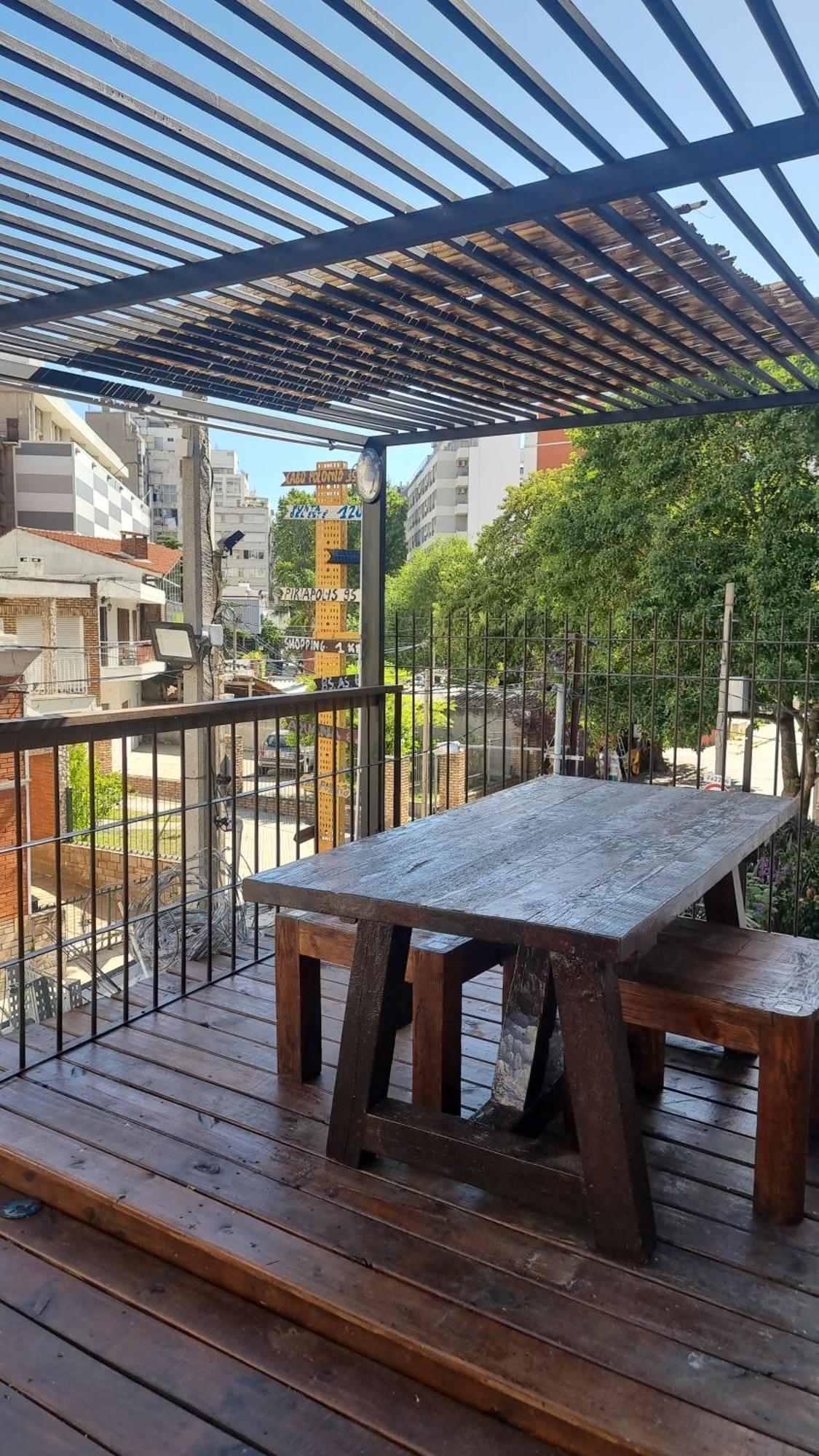 Loft Casa Dos Pisos Con Garage Pocitos Playa 4 Personas Villa Монтевидео Екстериор снимка